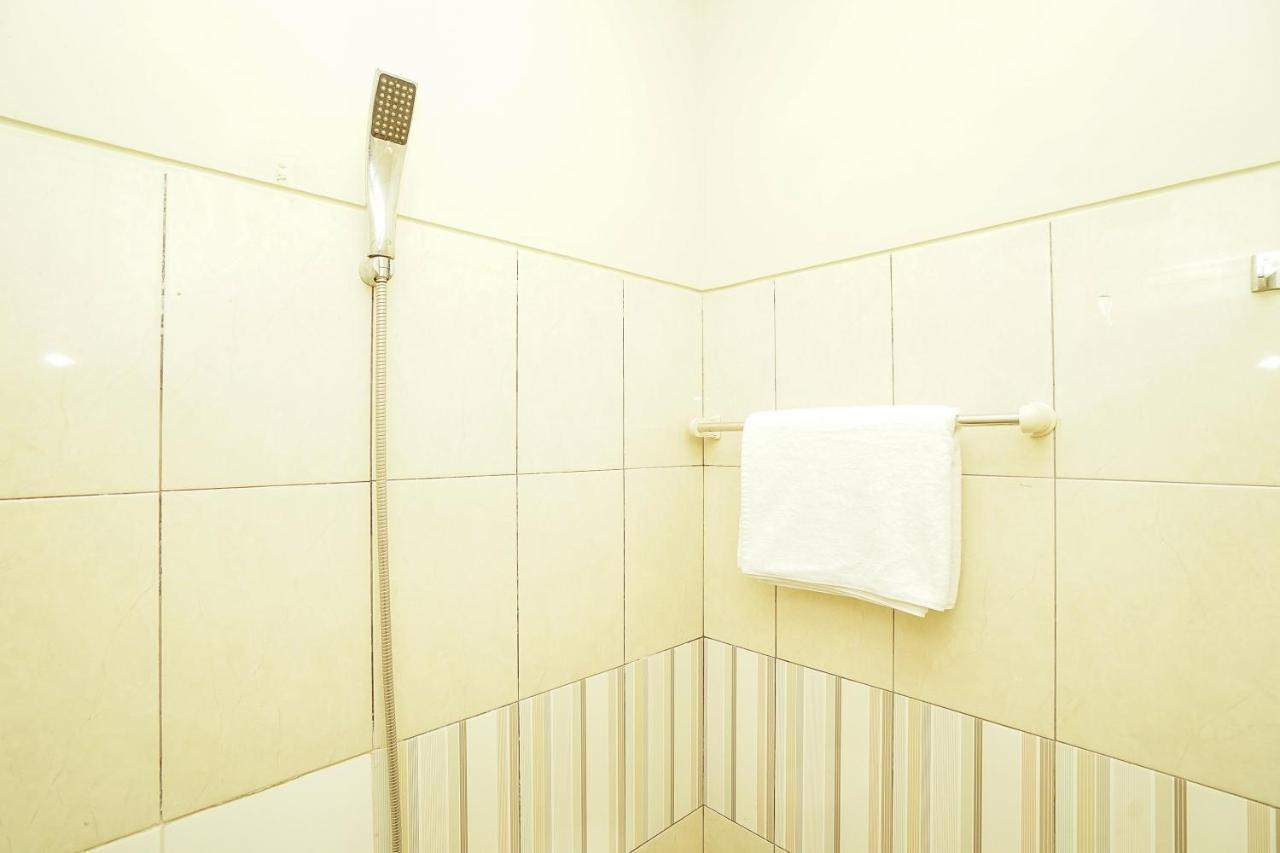 Ardhya Guesthouse Syariah By Ecommerceloka Sidoarjo Exterior foto