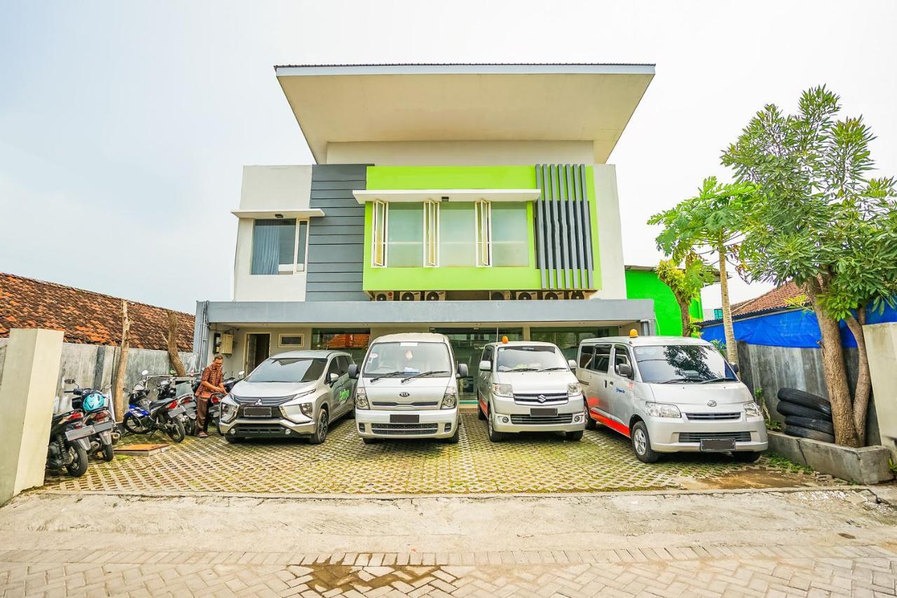 Ardhya Guesthouse Syariah By Ecommerceloka Sidoarjo Exterior foto