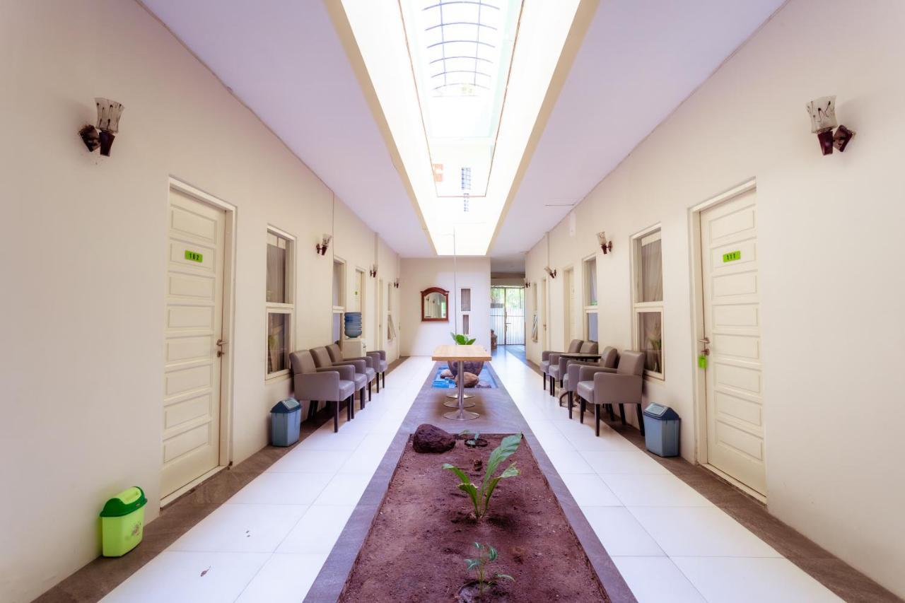 Ardhya Guesthouse Syariah By Ecommerceloka Sidoarjo Exterior foto